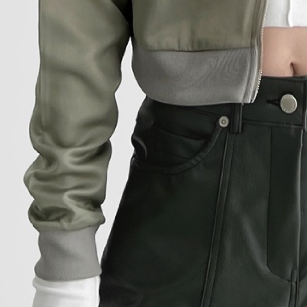 NWOT OLIVACEOUS GREEN FAUX LEATHER CROPPED BOMBER - Picture 7 of 9